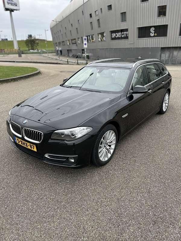 Zwart Gebruikt 2014 BMW 520 Luxury Line Stationwagen | € 7.500 (Super prijs) - Afbeelding 1/4