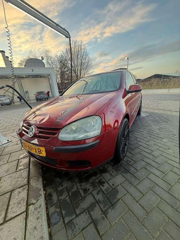 Occasion VW Golf IV Trendline 75 PK (55 kW) 2004 Rood Hatchback