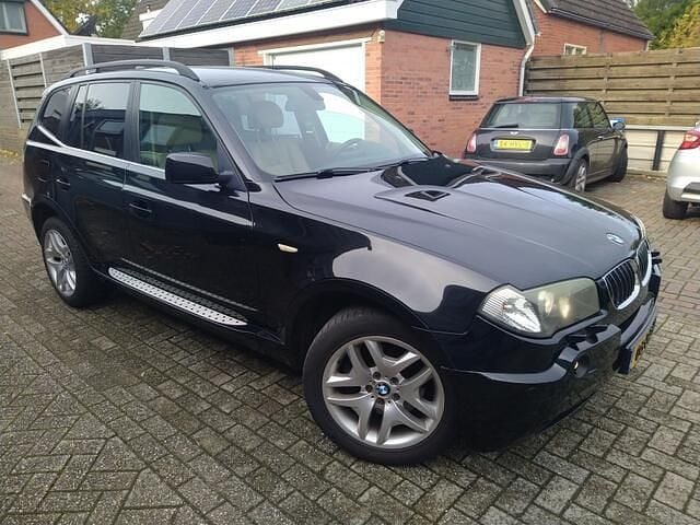 Zwart Gebruikt 2005 BMW X3 Executive SUV | € 3.750 (Goede deal) - Afbeelding 1/4