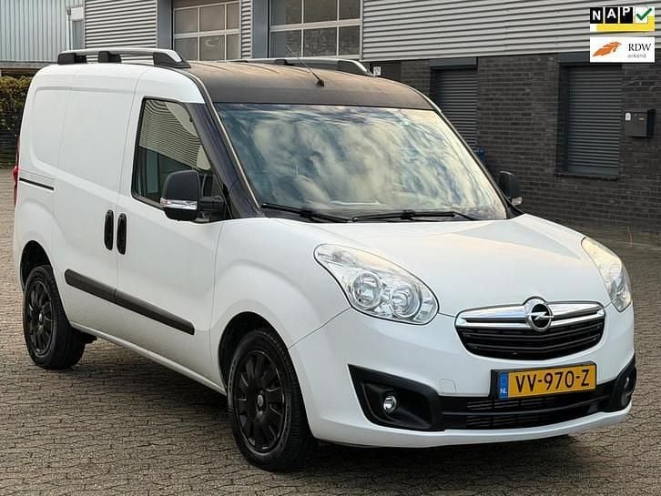 Wit Gebruikt 2016 Opel Combo Sedan | € 3.249 (Goede deal) - Afbeelding 1/4