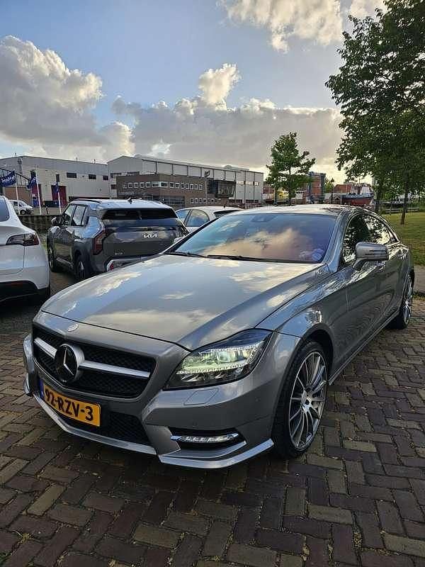 Grijs Gebruikt 2011 Mercedes CLS350 AMG Sedan | € 19.000 - Afbeelding 1/4