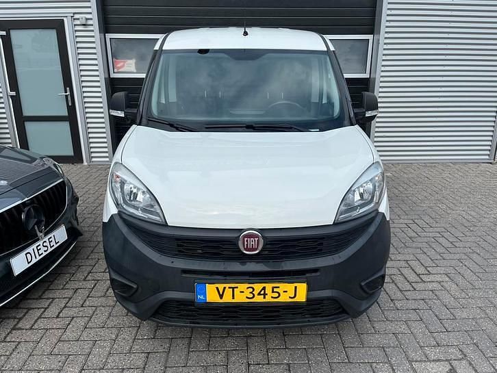 Gebruikt 2016 Fiat Doblò MPV | € 3.950 (Eerlijke prijs) - Afbeelding 1/4