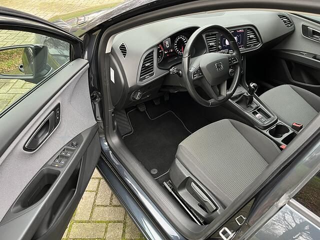 Occasion Seat Leon Style 116 PK (85 kW) 2020 Grijs Hatchback