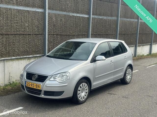 Occasion VW Polo 75 PK (55 kW) 2005 Grijs Hatchback