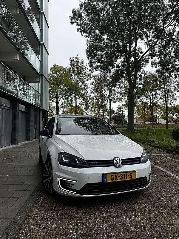 Wit Gebruikt 2015 VW Golf VII GTE Hatchback | € 8.850 (Goede deal) - Afbeelding 1/4
