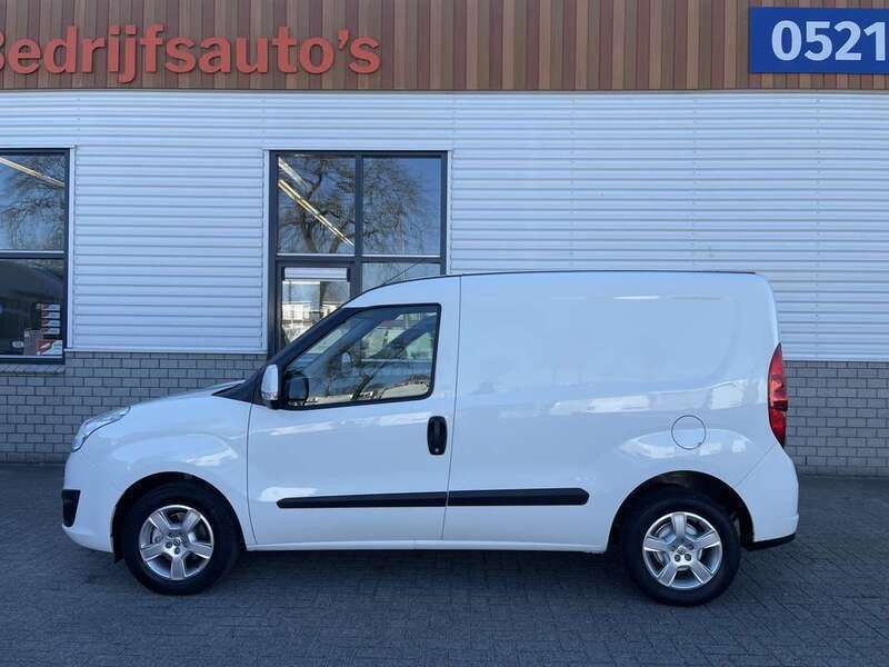 Wit Gebruikt 2018 Opel Combo Sport MPV | € 9.950 - Afbeelding 1/4