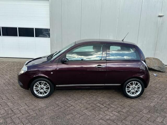 Rood Gebruikt 2007 Lancia Ypsilon Hatchback | € 1.850 (Eerlijke prijs) - Afbeelding 1/4
