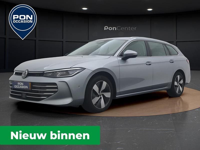 Grijs Occasion 2024 VW Passat Business Stationwagen | € 31.850 (Super prijs) - Afbeelding 1/3