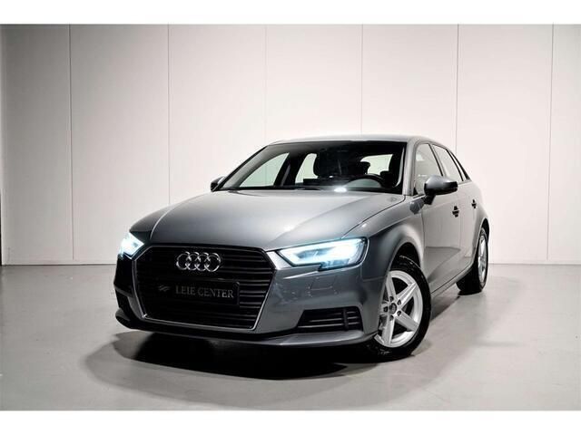 Grijs Gebruikt 2020 Audi A3 Sportback Hatchback | € 18.950 - Afbeelding 1/4