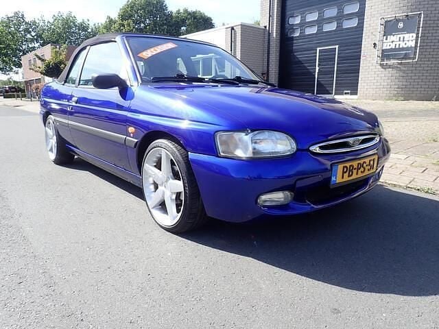 Blauw Gebruikt 1996 Ford Escort Cabriolet | € 999 - Afbeelding 1/4