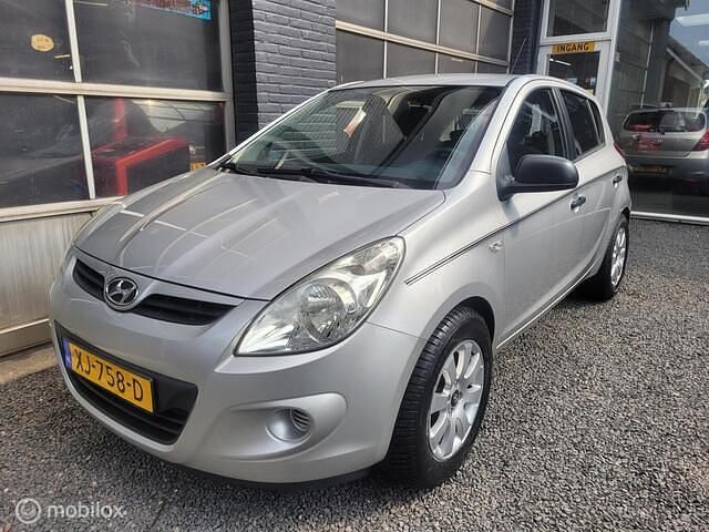 Grijs Gebruikt 2011 Hyundai i20 Hatchback | € 4.250 (Eerlijke prijs) - Afbeelding 1/4