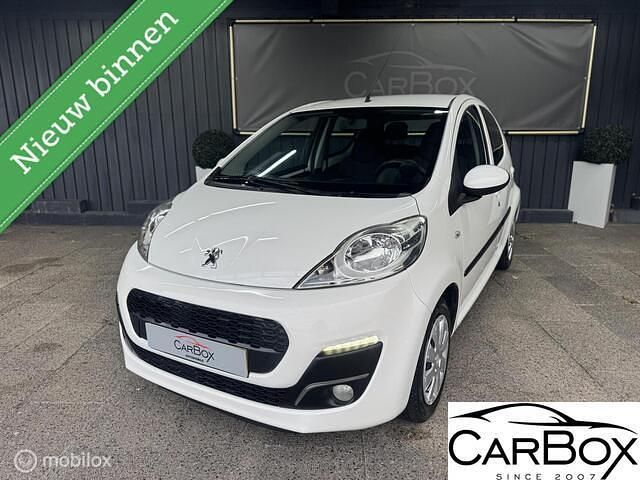Wit Gebruikt 2012 Peugeot 107 Active Hatchback | € 3.975 (Goede deal) - Afbeelding 1/4