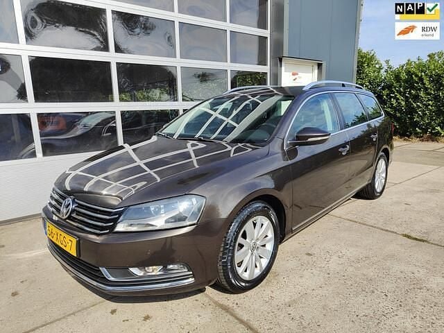 Bruin Gebruikt 2012 VW Passat Comfortline Stationwagen | € 3.750 (Eerlijke prijs) - Afbeelding 1/4