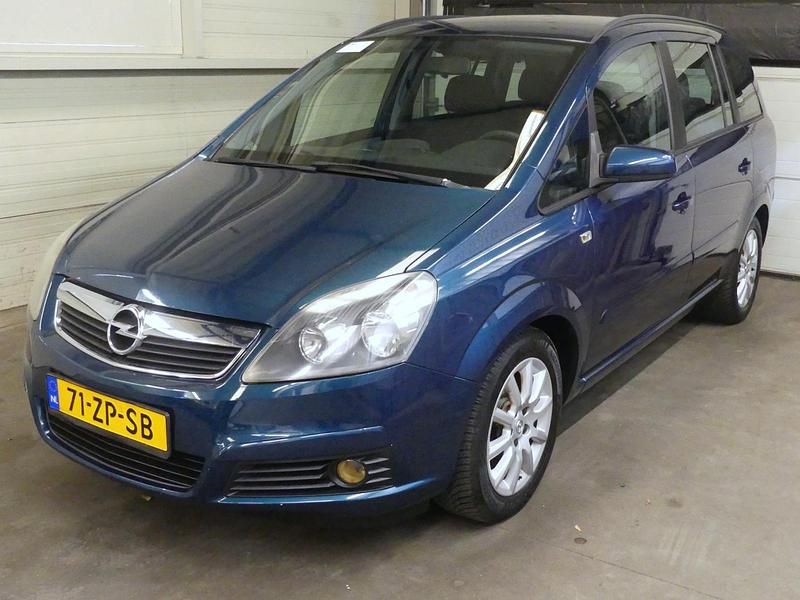 Groen Gebruikt 2008 Opel Zafira MPV | € 4.945 (Iets duurder) - Afbeelding 1/4