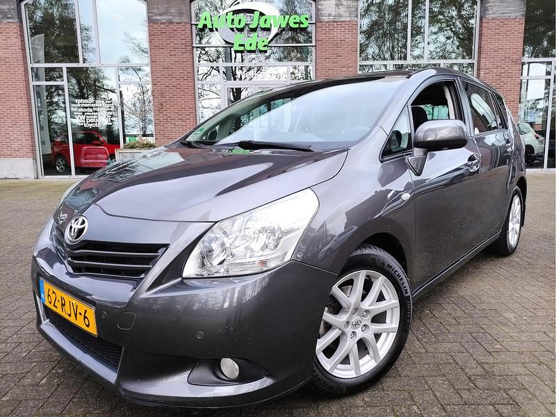 Grijs Gebruikt 2011 Toyota Verso Business Edition MPV | € 11.895 (Duur) - Afbeelding 1/4