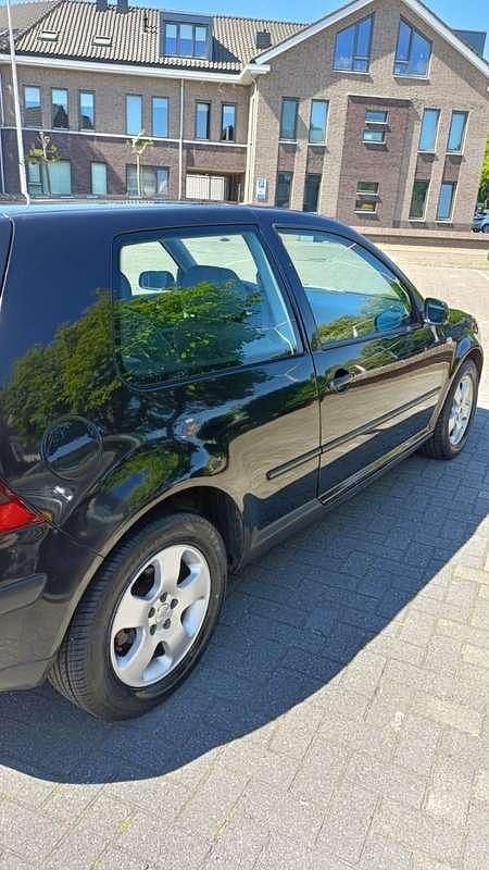 Blauw Gebruikt 2001 VW Golf IV Edition Hatchback | € 1.100 (Goede deal) - Afbeelding 1/3