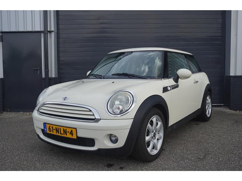 Wit Gebruikt 2010 Mini ONE Business Hatchback | € 3.750 (Eerlijke prijs) - Afbeelding 1/4
