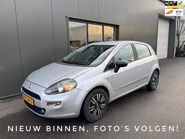Grijs (metallic) Occasion 2012 Fiat Punto Evo Easy Hatchback | € 3.940 (Goede deal) - Afbeelding 1/3