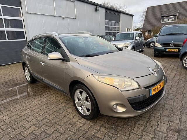 Occasion Renault Mégane GrandTour Dynamique 110 PK (80 kW) 2010 Beige Stationwagen