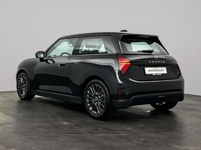 Occasion Mini Cooper Essential 135 kW (184 PK) 2024 Zwart Hatchback