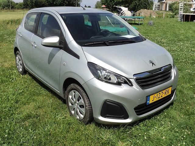 Grijs Gebruikt 2020 Peugeot 108 Active Top Hatchback | € 8.900 (Eerlijke prijs) - Afbeelding 1/4