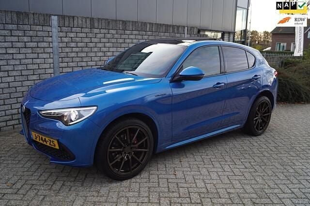 Blauw Gebruikt 2020 Alfa Romeo Stelvio Veloce SUV | € 34.850 (Goede deal) - Afbeelding 1/4