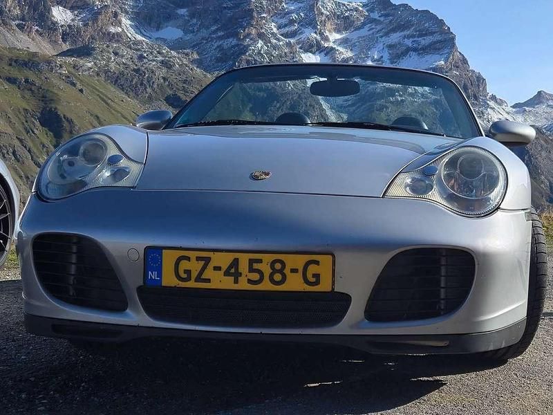 Zilver Gebruikt 2004 Porsche 911 Carrera 4S Cabriolet Cabriolet | € 52.000 - Afbeelding 1/4