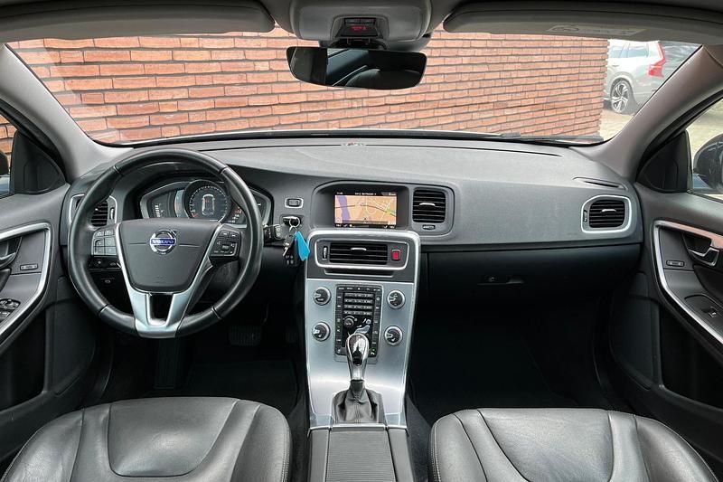 Occasion Volvo V60 CC 245 PK (180 kW) 2018 Grijs Stationwagen