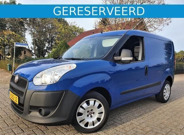 Occasion Fiat Doblò 95 PK (69 kW) 2012 Blauw MPV