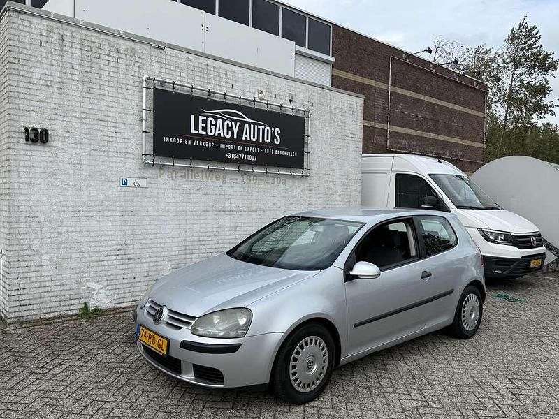 Grijs Gebruikt 2005 VW Golf IV Hatchback | € 700 (Goede deal) - Afbeelding 1/4