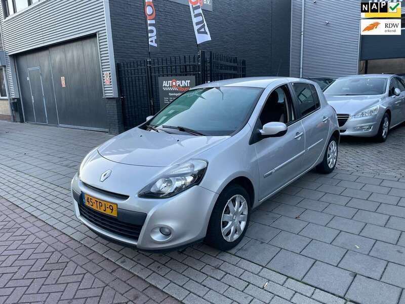 Grijs Gebruikt 2012 Renault Clio IV Authentique Hatchback | € 3.499 (Eerlijke prijs) - Afbeelding 1/4