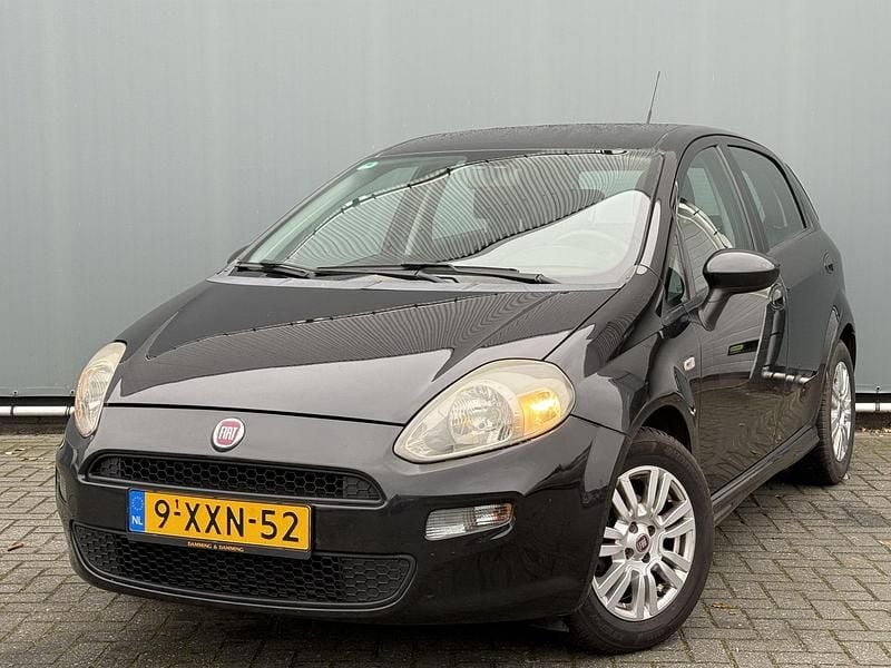 Zwart Occasion 2014 Fiat Punto Pop Hatchback | € 2.899 (Goede deal) - Afbeelding 1/3
