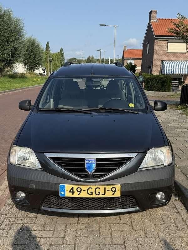 Grijs Gebruikt 2008 Dacia Logan Lauréate Sedan | € 999 (Goede deal) - Afbeelding 1/4