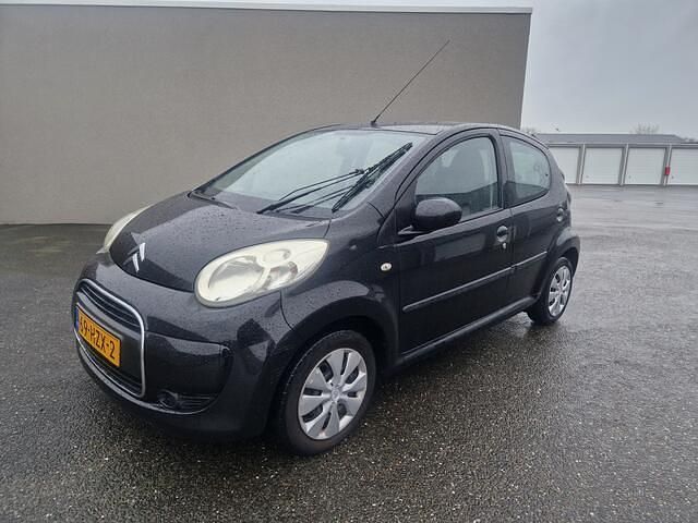 Zwart Occasion 2009 Citroën C1 Hatchback | € 2.950 (Eerlijke prijs) - Afbeelding 1/4