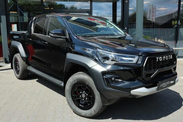 Zwart Nieuw 2024 Toyota HiLux Sport Pickup | € 59.995 (Duur) - Afbeelding 1/4