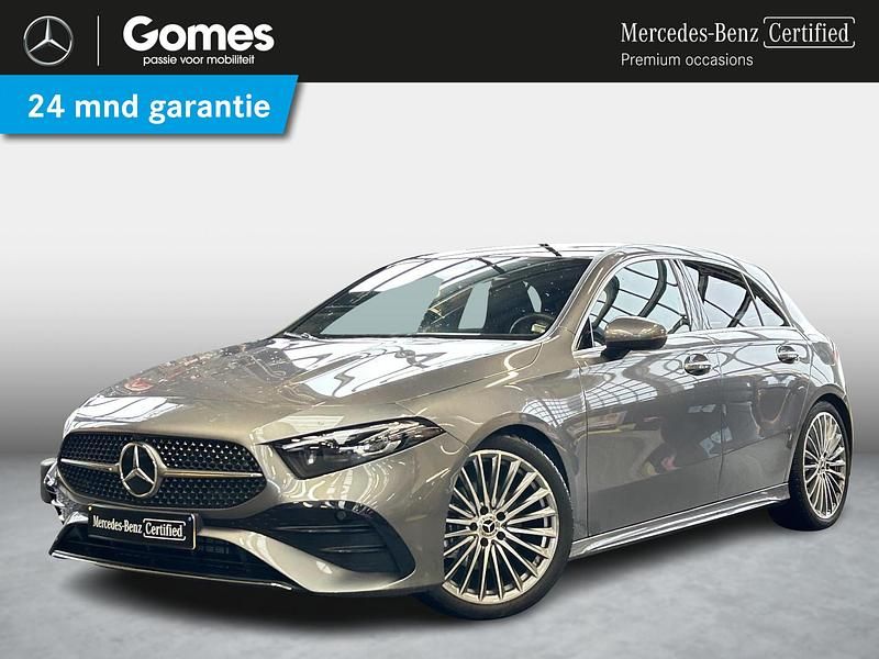 Grijs Gebruikt 2024 Mercedes A180 AMG line Hatchback | € 37.950 (Duur) - Afbeelding 1/4