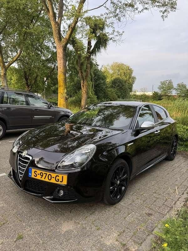 Occasion Alfa Romeo Giulietta Distinctive 120 PK (88 kW) 2012 Zwart MPV