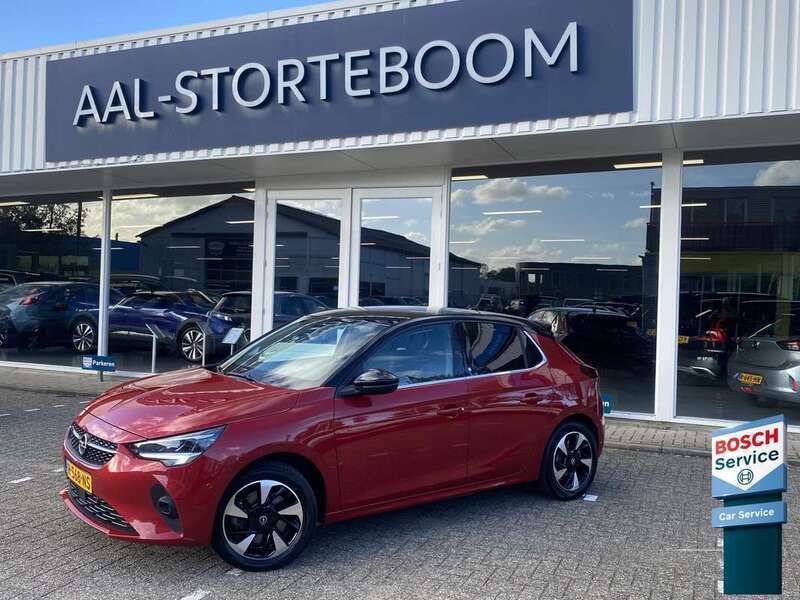 Rood, metallic lak Gebruikt 2020 Opel Corsa-e Elegance Hatchback | € 21.600 - Afbeelding 1/3