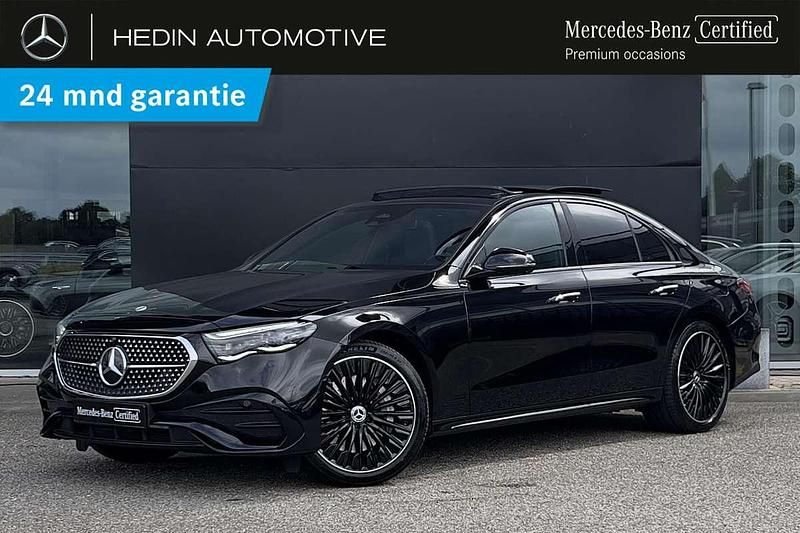Zwart Gebruikt 2024 Mercedes E300 AMG line Sedan | € 74.900 - Afbeelding 1/3