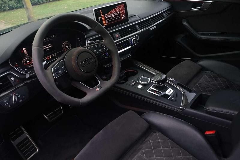 Occasion Audi RS4 Comfort 451 PK (331 kW) 2018 Grijs (metallic) Stationwagen