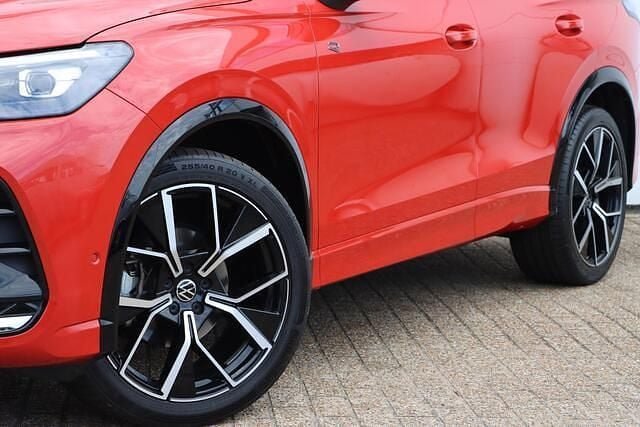 Occasion VW Tiguan Business 150 PK (110 kW) 2024 Rood SUV