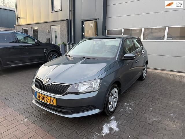 Grijs (metallic) Occasion 2015 Skoda Fabia Active Hatchback | € 6.495 (Eerlijke prijs) - Afbeelding 1/4
