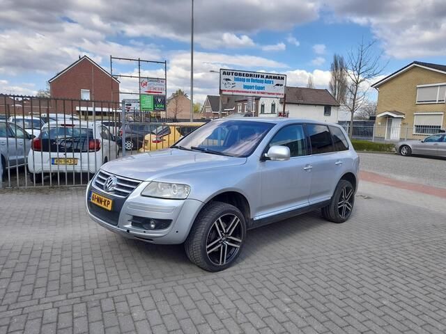 Grijs Gebruikt 2004 VW Touareg SUV | € 3.950 (Goede deal) - Afbeelding 1/4