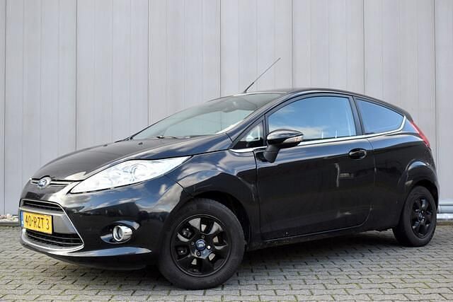 Zwart Gebruikt 2011 Ford Fiesta Titanium Hatchback | € 1.950 (Goede deal) - Afbeelding 1/4