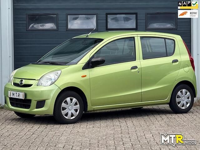 Groen Gebruikt 2007 Daihatsu Cuore Hatchback | € 1.350 (Goede deal) - Afbeelding 1/4