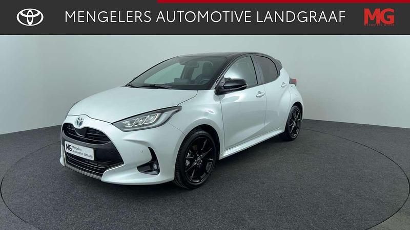 Wit Gebruikt 2023 Toyota Yaris Hybrid Executive Hatchback | € 26.950 (Eerlijke prijs) - Afbeelding 1/4