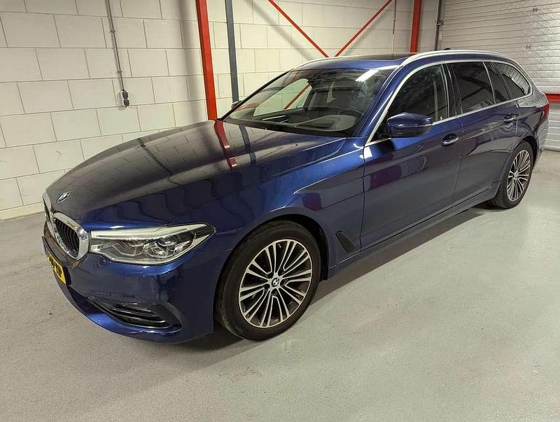 Blauw Gebruikt 2017 BMW 540 Stationwagen | € 38.500 (Eerlijke prijs) - Afbeelding 1/4