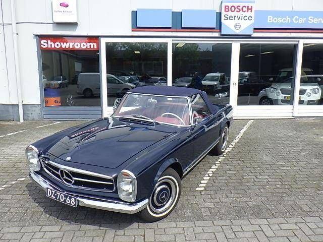 Blauw Gebruikt 1964 Mercedes 230 Cabriolet | € 136.500 - Afbeelding 1/4