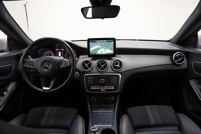 Occasion Mercedes CLA180 Urban 123 PK (90 kW) 2017 Grijs Sedan