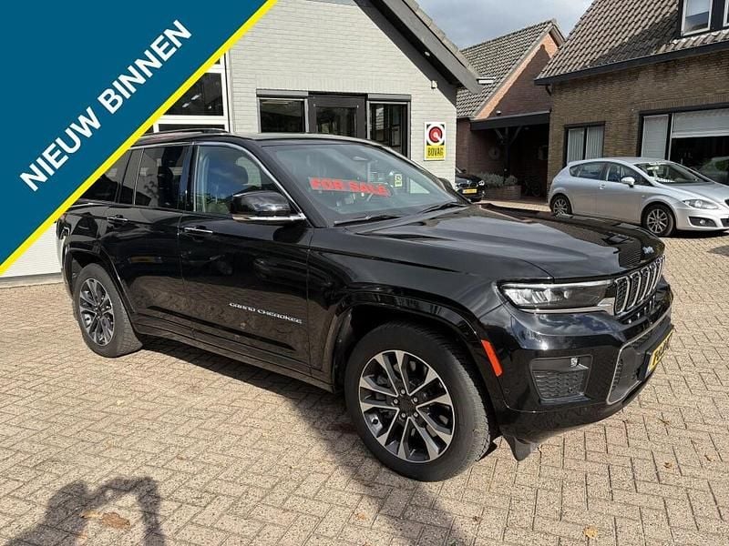 Zwart Gebruikt 2023 Jeep Grand Cherokee Overland SUV | € 73.250 - Afbeelding 1/4